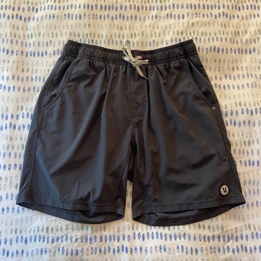 VUORI Core Shorts, Men's Large, blue/indigo